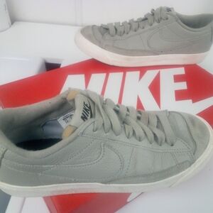 Nike Gray Blazer Low-Top Sneakers